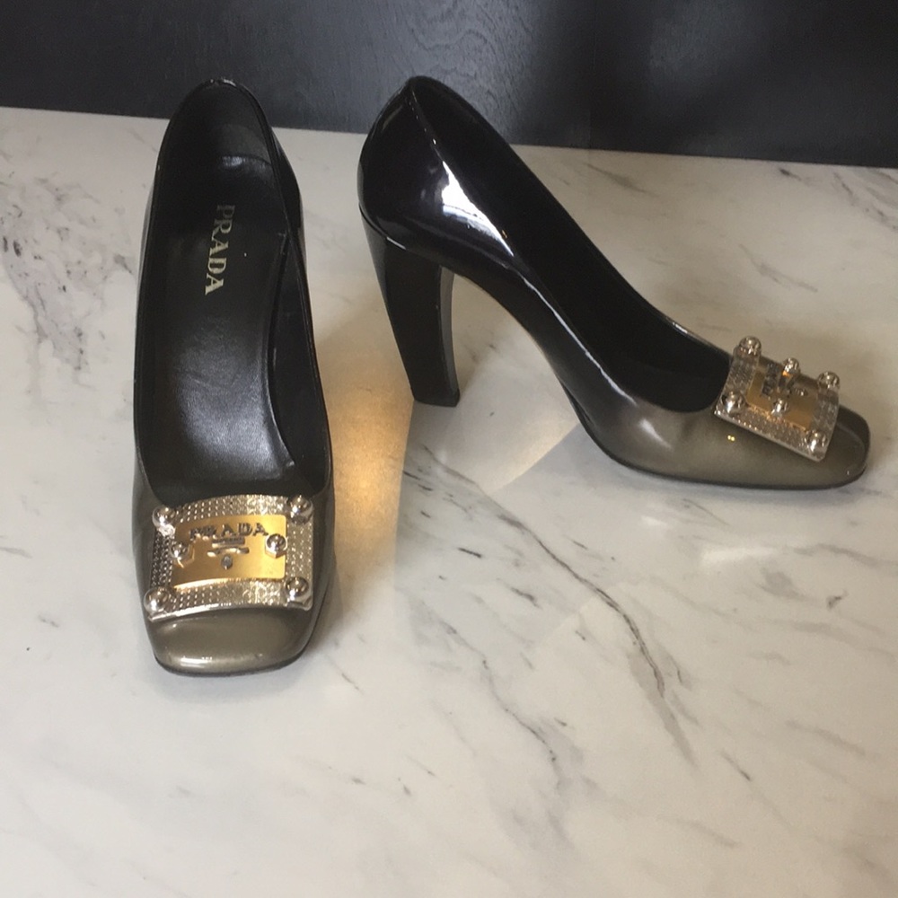 Prada pumps - Picture 2 of 11